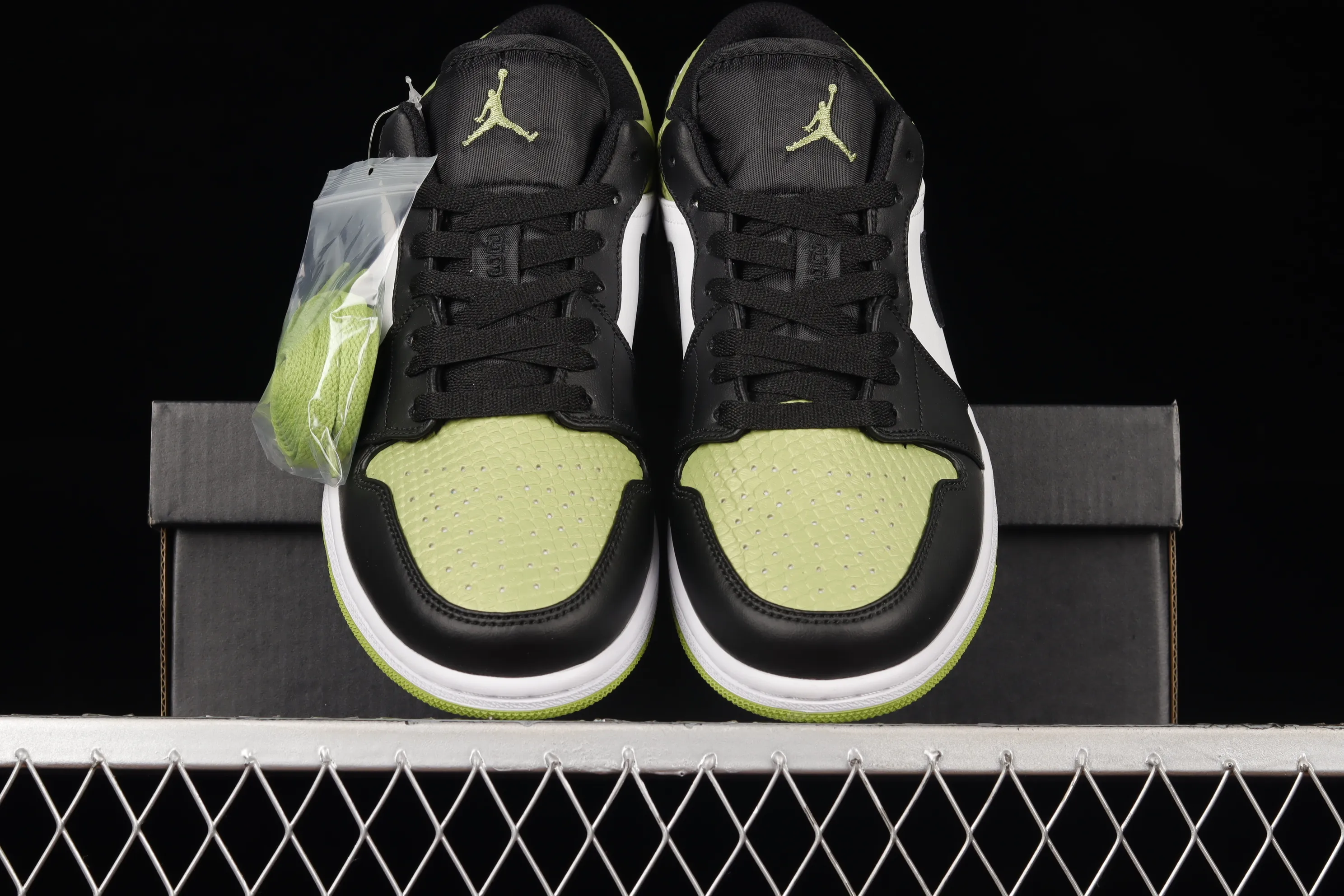 All categories Air Jordan Jordan series basketball shoes Air Jordan 1 Low Air Jordan 1 Low AJ1 Joe 1 Green Snake Low-top cultural basketball shoes DX4446-301
